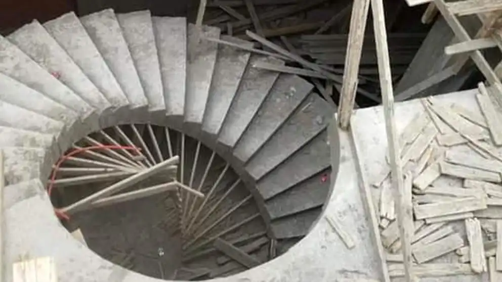 Paslanmaz çelik merdiven korkuluğu ve doğal taş kaplama İstanbul